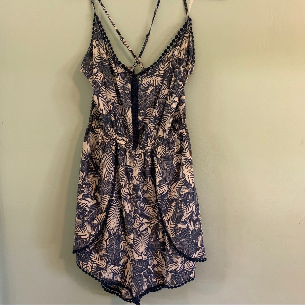 Xhilaration Leaf-print Romper (NWT)